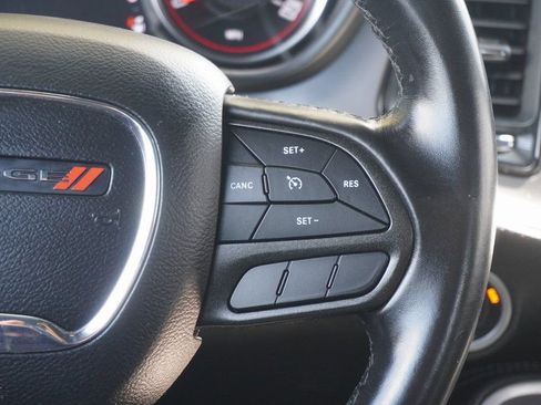 Used 2022 Dodge Challenger SXT image 14