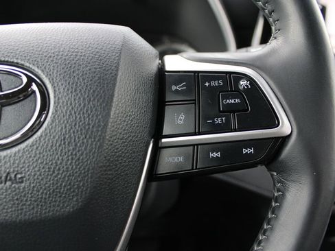 Used 2022 Toyota Highlander XSE image 21