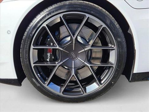 New 2025 Audi RS e-tron GT performance image 10