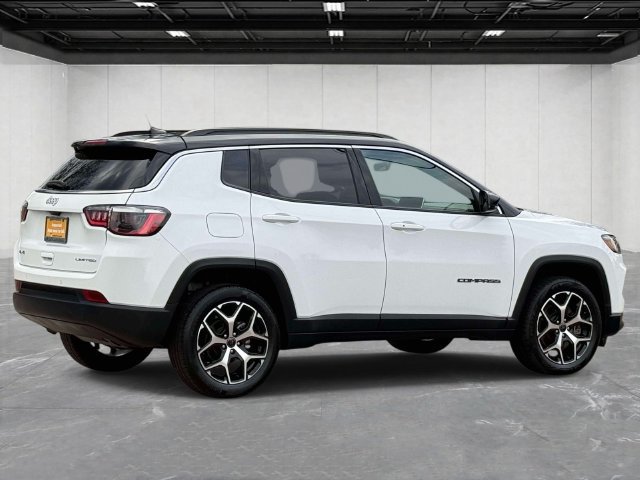 Certified 2025 Jeep Compass Limited AWD/4WD image 5