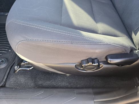 Used 2019 Toyota Tacoma TRD Off-Road image 15