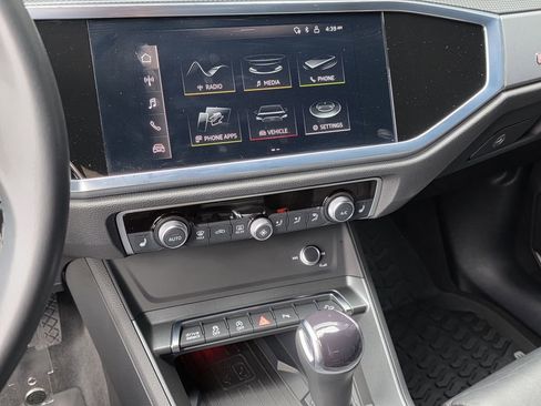 Used 2022 Audi Q3 2.0T Premium Plus w/ Premium Plus Package image 9