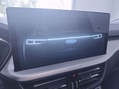 Used 2025 Ford Escape Platinum image 16