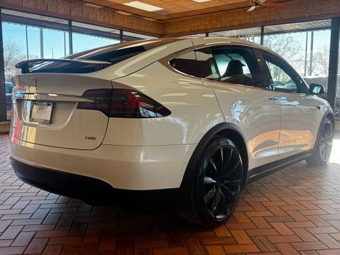Used 2017 Tesla Model X 75D image 9