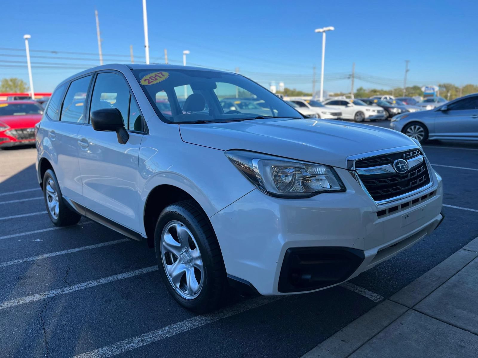 Used 2017 Subaru Forester 2.5i AWD/4WD image 2