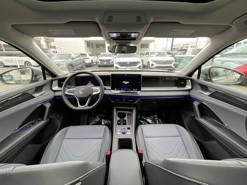 New 2026 Volkswagen Tiguan SE image 15