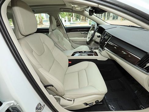 Used 2019 Volvo S90 T5 Momentum image 28