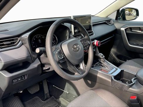 Used 2025 Toyota RAV4 XLE image 18