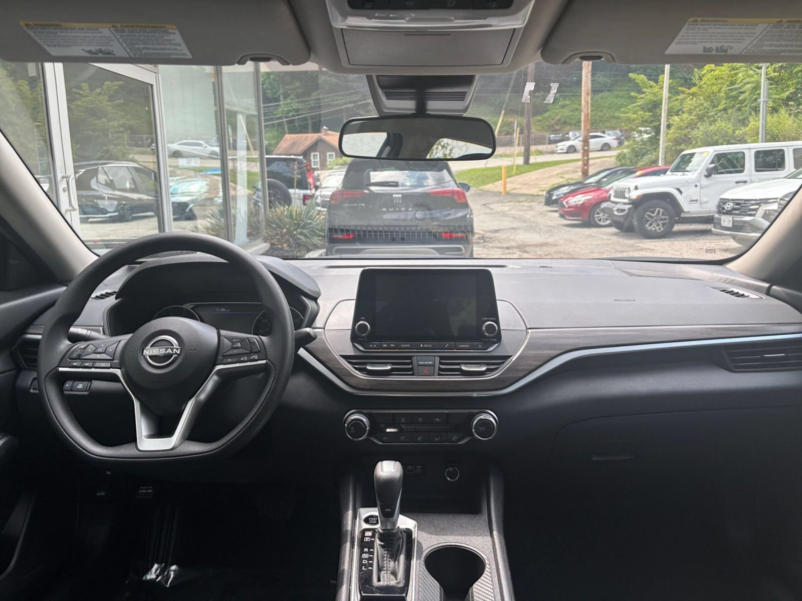 Used 2026 Nissan Altima 2.5 SV FWD image 32