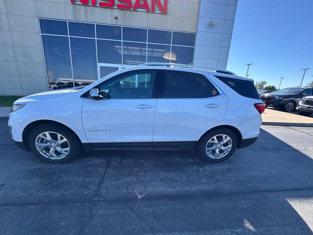 Used 2018 Chevrolet Equinox Premier AWD/4WD image 2