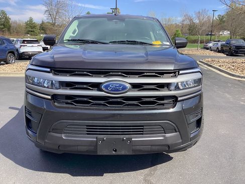 Used 2024 Ford Expedition Max XLT image 4