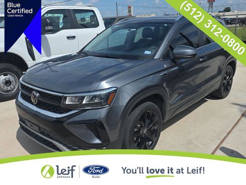 Used 2022 Volkswagen Taos SE FWD image 1