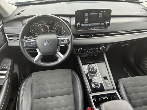 Used 2024 Mitsubishi Outlander FWD image 20