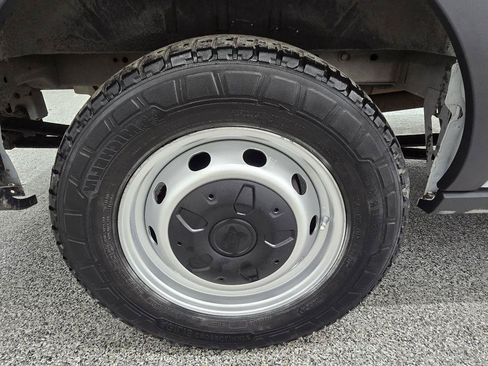 Used 2018 Ford Transit 150 148 Medium Roof RWD image 27