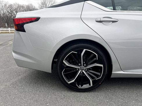 Certified 2024 Nissan Altima 2.5 SR image 13