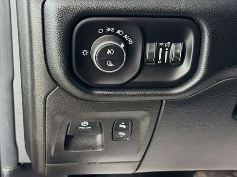Used 2021 RAM 1500 Laramie AWD/4WD image 11
