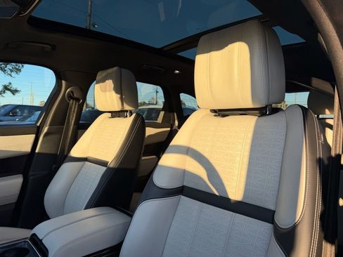 Used 2020 Land Rover Range Rover Velar R-Dynamic HSE image 11