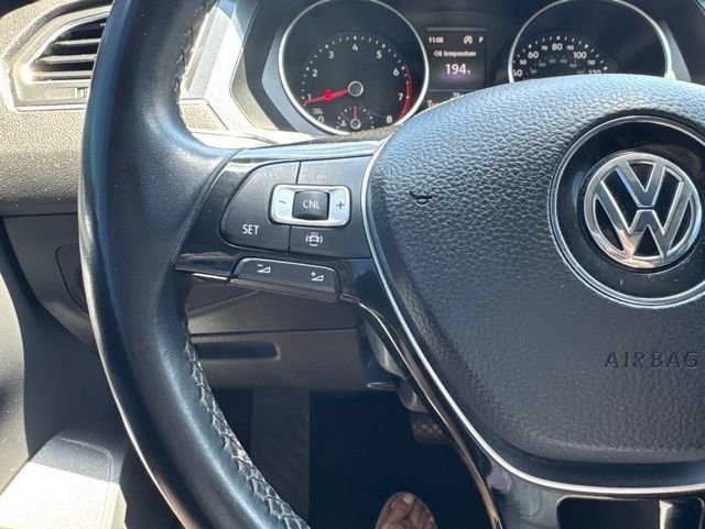 Used 2019 Volkswagen Tiguan SEL R-Line AWD/4WD image 24