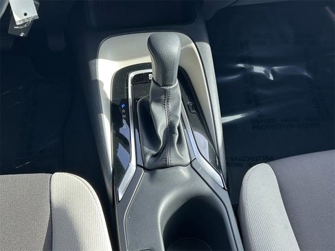 Used 2025 Toyota Corolla LE image 20