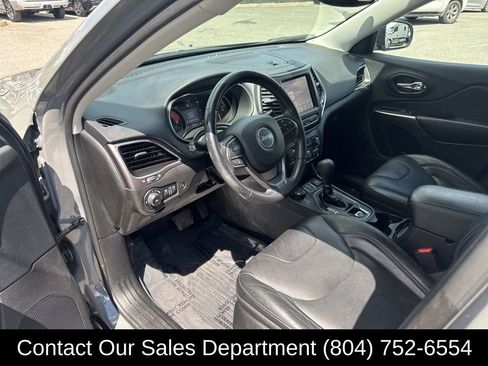 Used 2021 Jeep Cherokee Latitude Lux w/ Comfort/Convenience Group AWD/4WD image 11