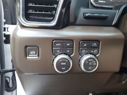 Used 2024 GMC Sierra 2500 Denali w/ Technology Package image 30