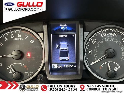Used 2018 Toyota Tacoma TRD Off-Road w/ Technology Package AWD/4WD image 24