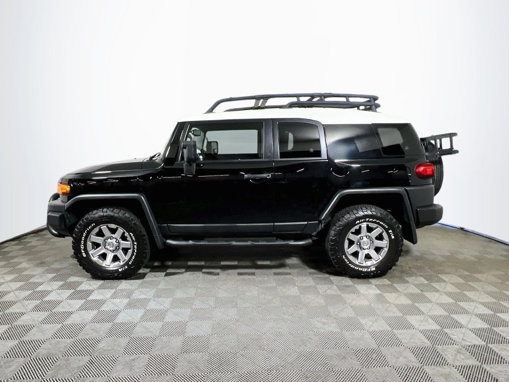 Used 2014 Toyota FJ Cruiser 4WD w/ Convenience Package image 4