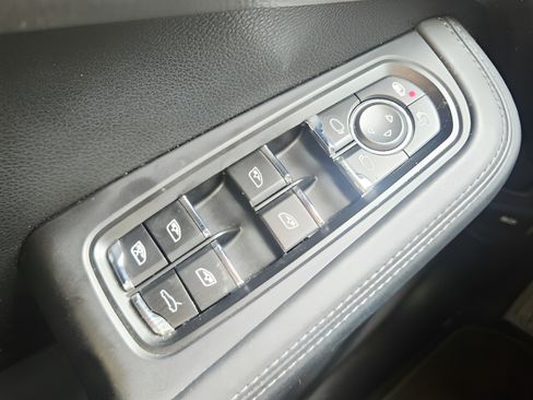 Used 2021 Porsche Macan AWD/4WD image 27