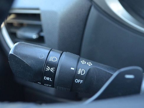 Used 2016 Toyota Corolla S Premium image 35