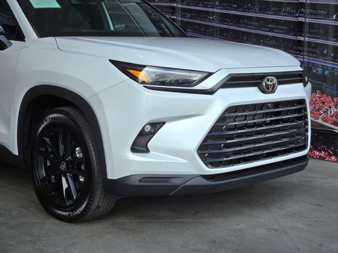 Certified 2026 Toyota Grand Highlander AWD Hybrid image 2