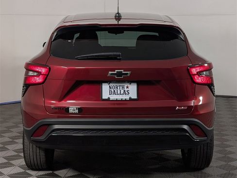 Used 2024 Chevrolet Trax RS w/ Driver Confidence Package image 5