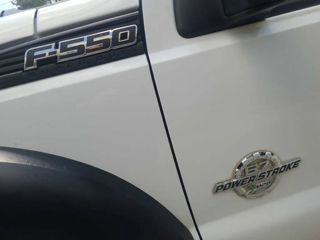 Used 2016 Ford F550 2WD Crew Cab Super Duty w/ Power Equipment Group image 11