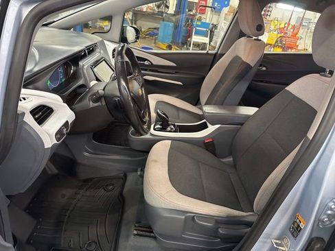 Used 2017 Chevrolet Bolt LT FWD image 11