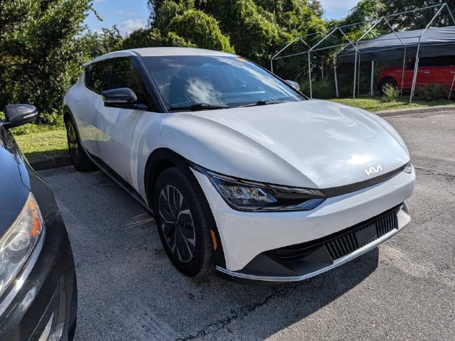 Certified 2024 Kia EV6 Light RWD image 1