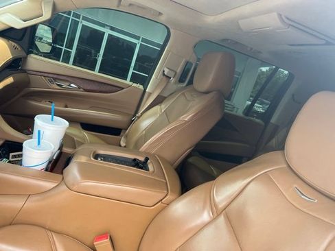 Used 2016 Cadillac Escalade ESV Platinum AWD/4WD image 3