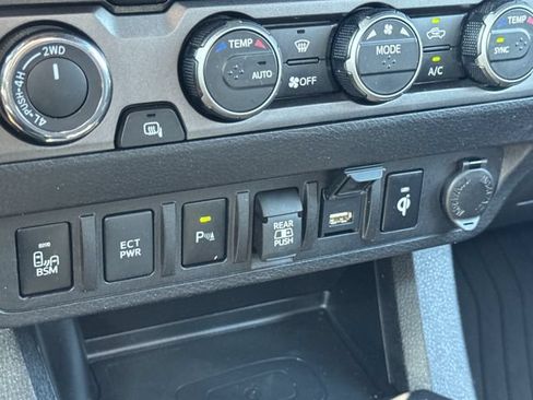 Used 2023 Toyota Tacoma TRD Off-Road w/ Advanced Technology Package AWD/4WD image 29