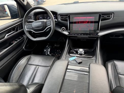 Used 2022 Jeep Wagoneer Series I w/ Premium Group I AWD/4WD image 17