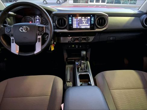 Used 2018 Toyota Tacoma SR5 image 14