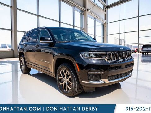 Used 2023 Jeep Grand Cherokee L Limited AWD/4WD image 35