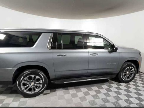 New 2026 Chevrolet Suburban LT w/ Comfort Package image 19