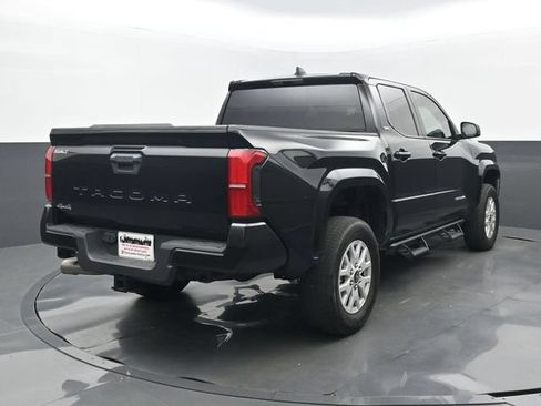 Used 2024 Toyota Tacoma SR5 AWD/4WD image 6
