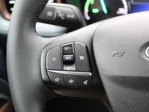 Used 2023 Ford Maverick Lariat w/ Lariat Luxury Package image 16