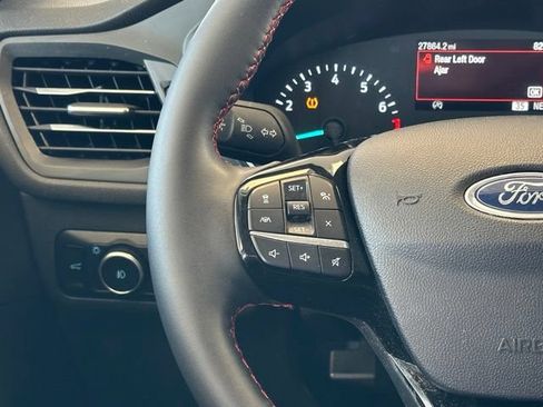 Used 2022 Ford Escape SEL w/ SEL Stealth AWD Package image 10