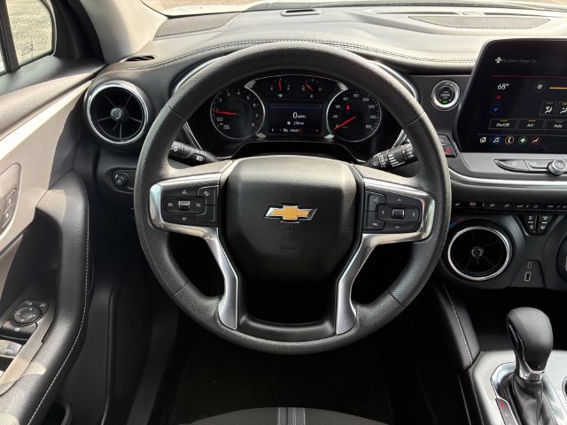 Used 2025 Chevrolet Blazer LT AWD/4WD image 16