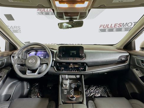 Used 2023 Nissan Rogue Platinum w/ Platinum Premium Package image 29