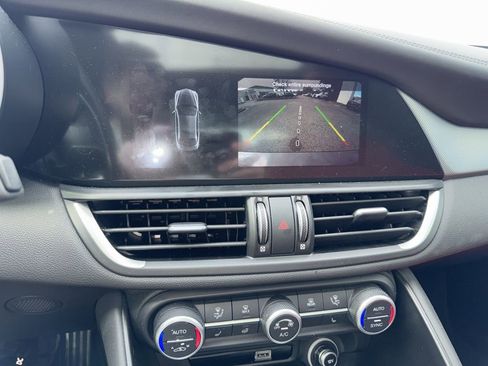 Used 2023 Alfa Romeo Giulia Veloce image 17