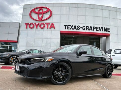 Used 2025 Honda Civic Sport image 2