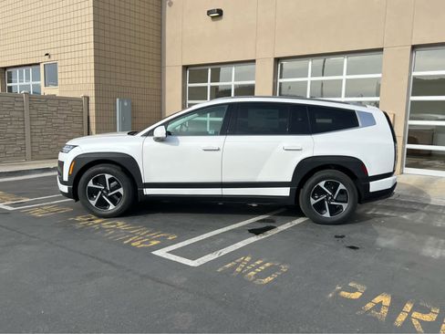 New 2026 Hyundai Ioniq 9 SE image 12