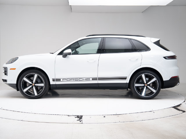 Certified 2026 Porsche Cayenne AWD/4WD image 2