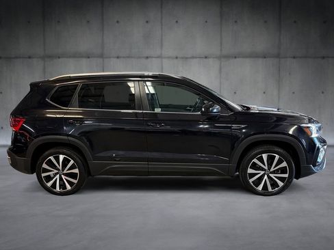 Used 2024 Volkswagen Taos SE FWD image 6